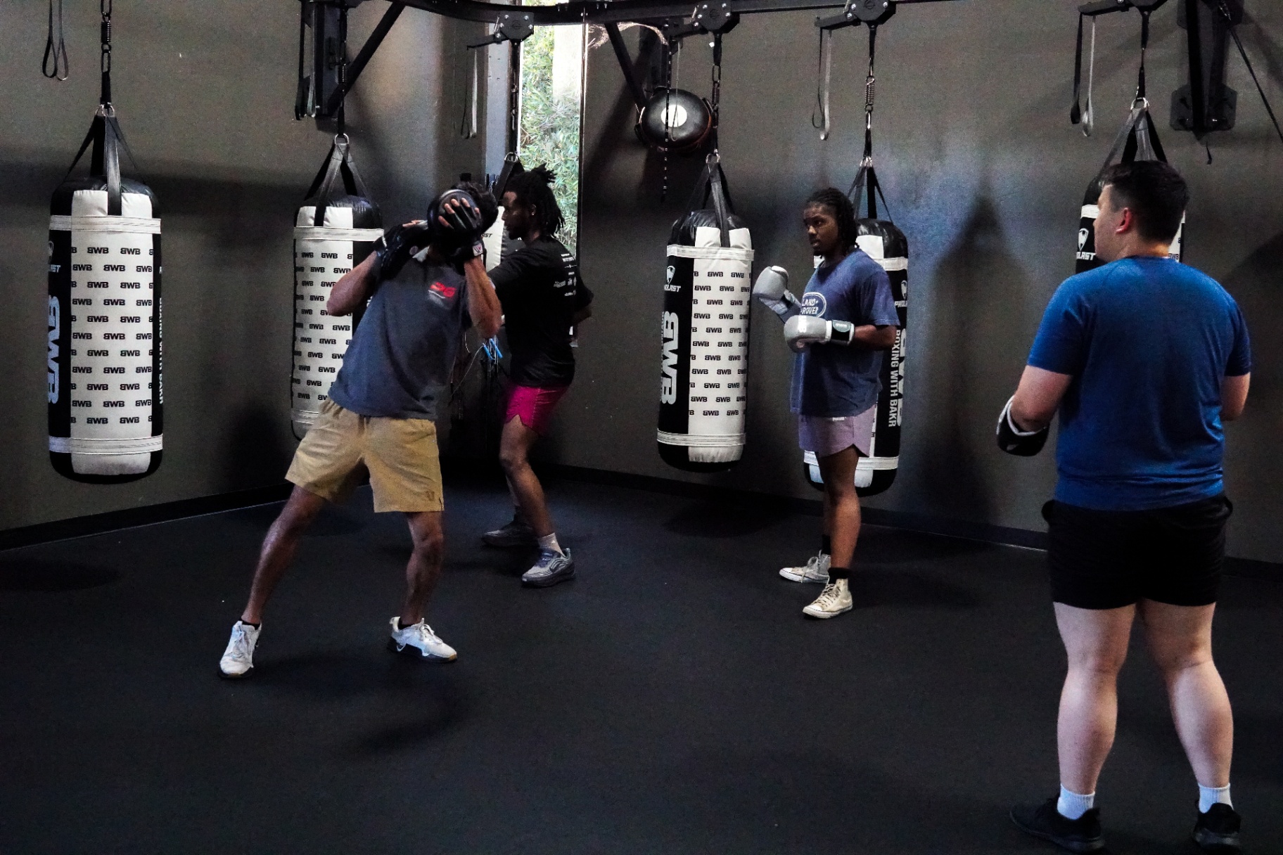 Group class working the corner bag setup at BWB